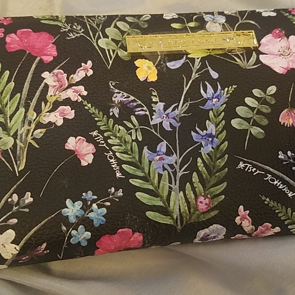 Betsey Johnson floral print zip around Nwt - Picture 2 of 6
